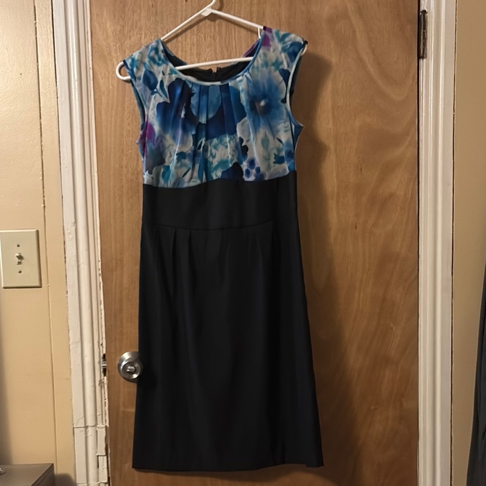 Elegant Blue and Black Sleeveless Dress
